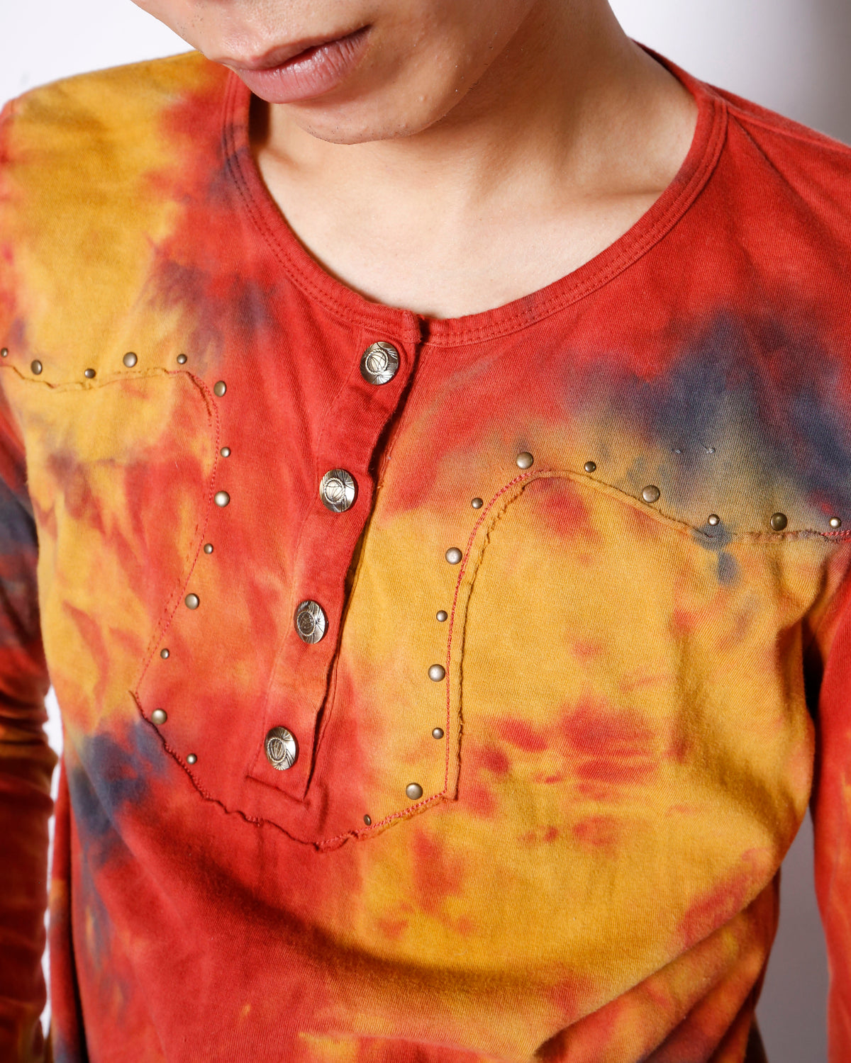 vintage studs cross volcano l/s