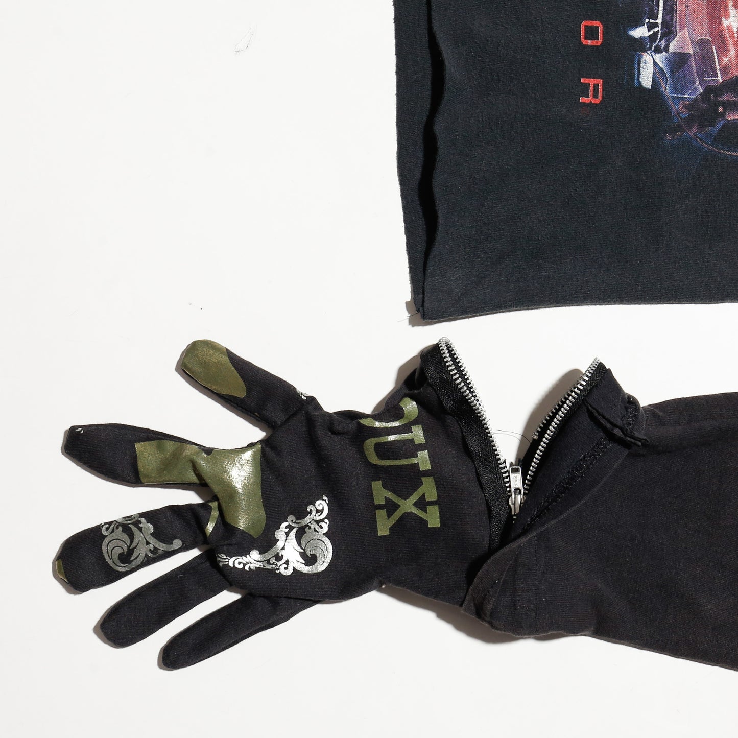 *one-off hybrid hooded cut sew, with detachable gloves