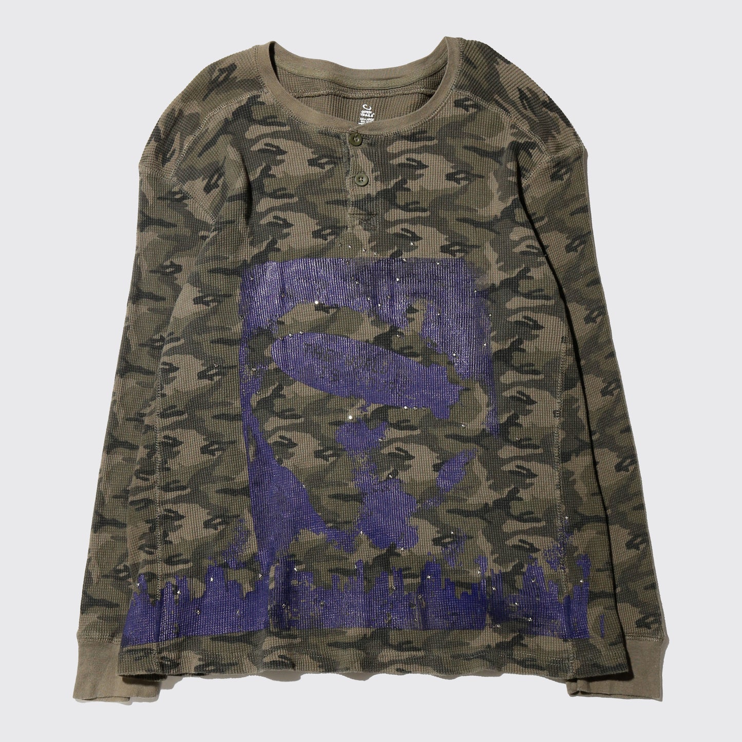 *one-off "the world is yours" hand screen l/s