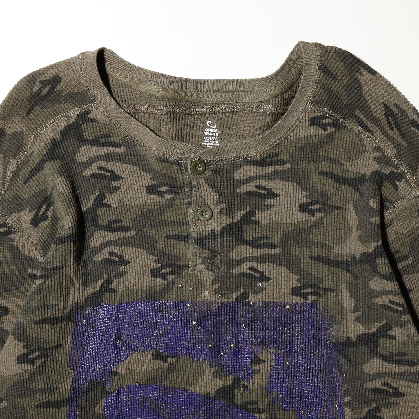 *one-off "the world is yours" hand screen l/s