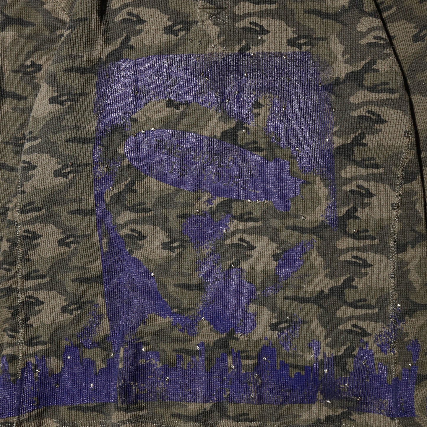 *one-off "the world is yours" hand screen l/s