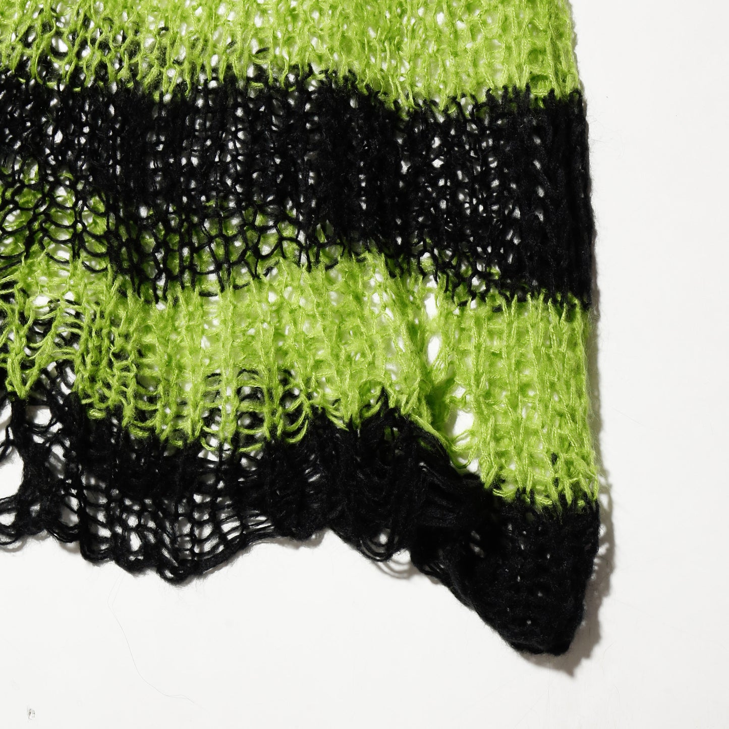vintage broken low gauge border sweater