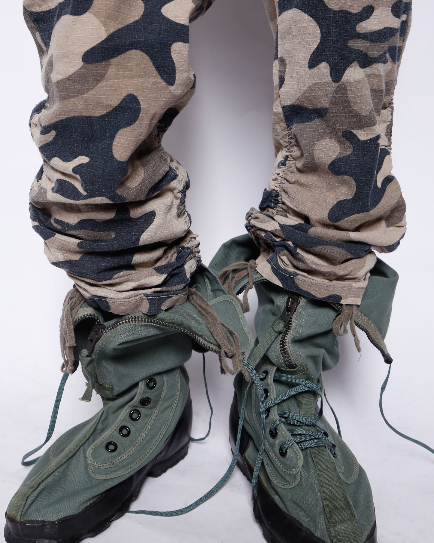 vintage shirring low rised desert camo trousers