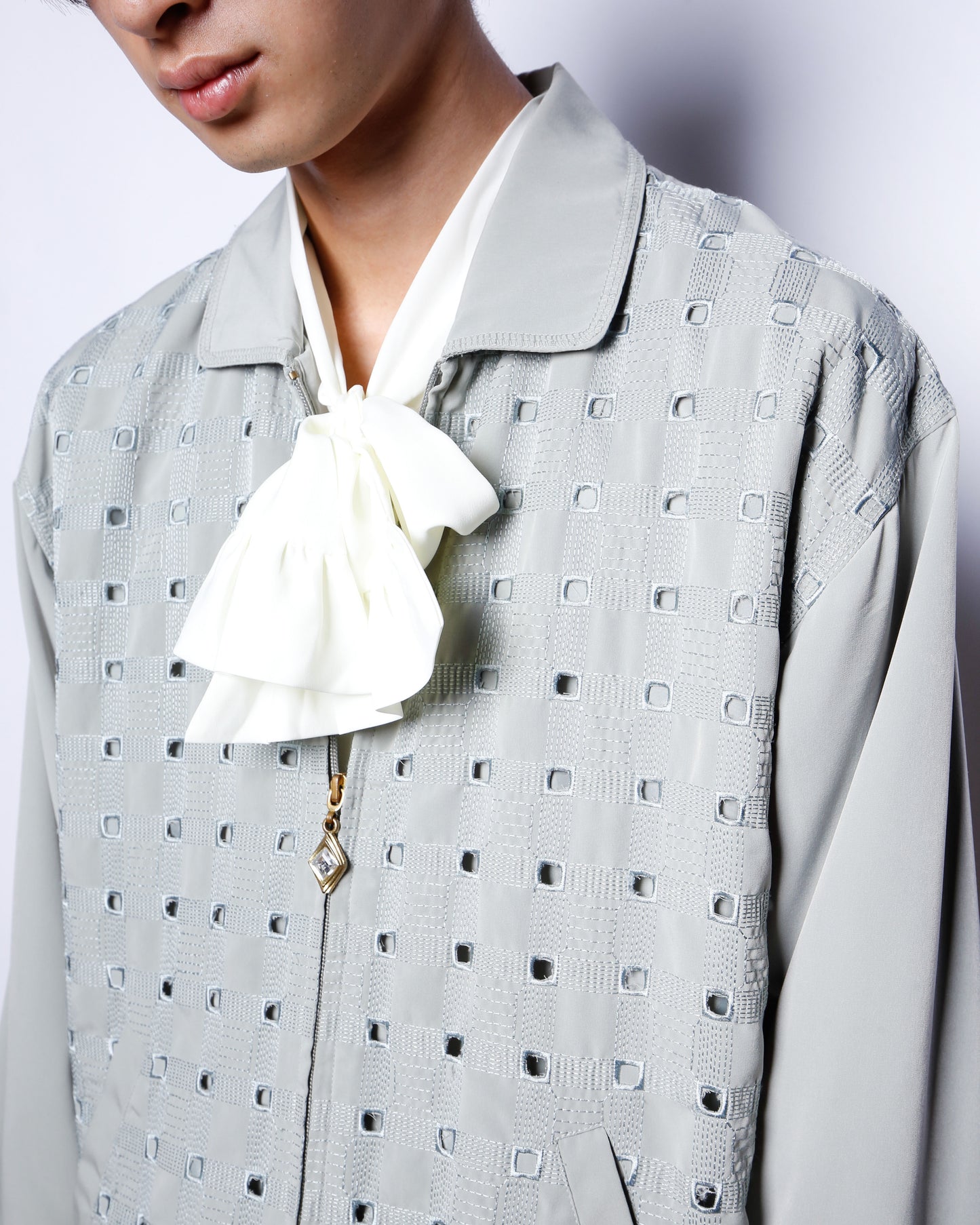 vintage hole zipped jacket