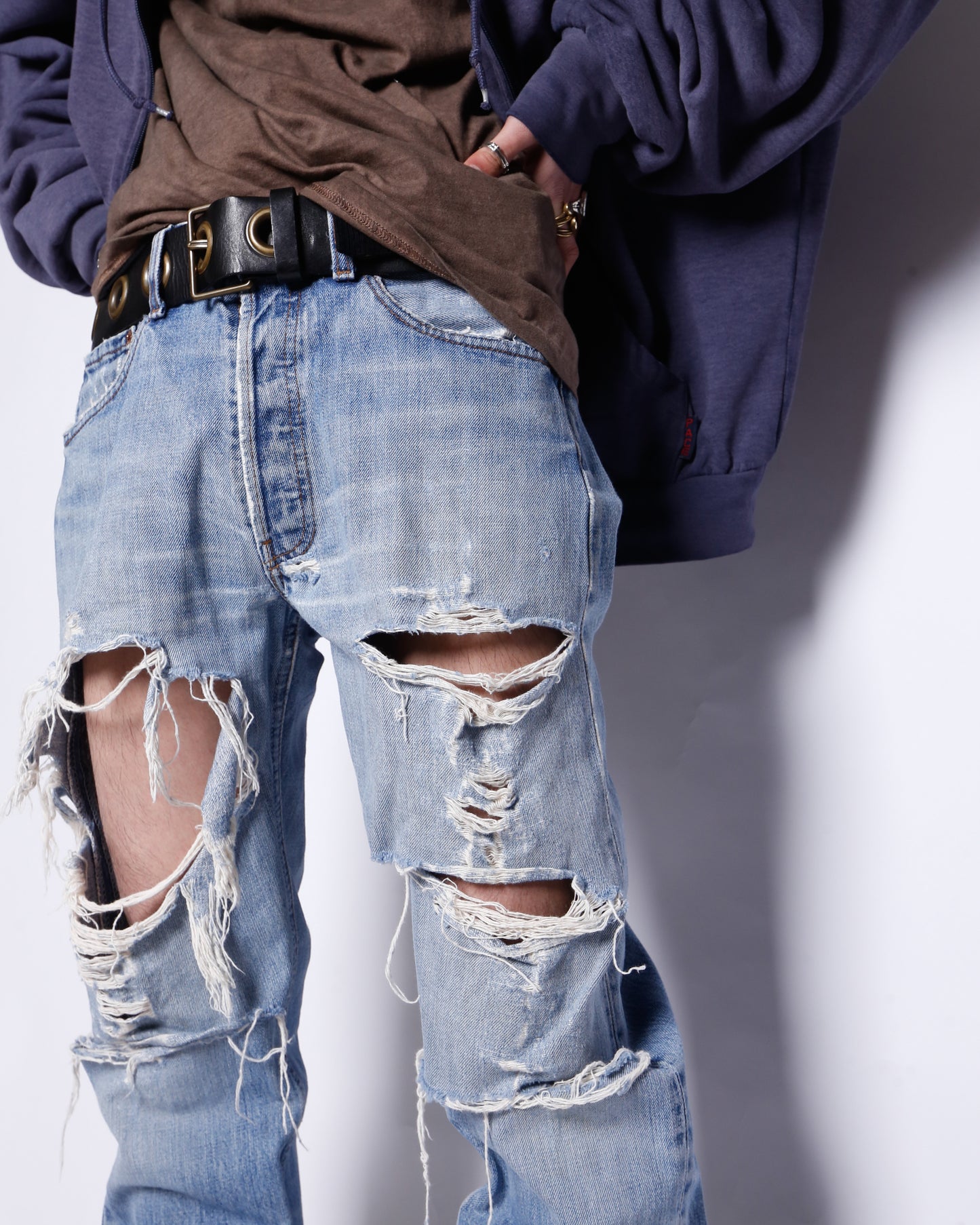 vintage euro 90-00's levi's 501 crush jeans