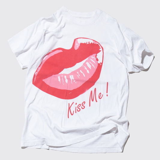 vintage 90's kiss me t-shirt