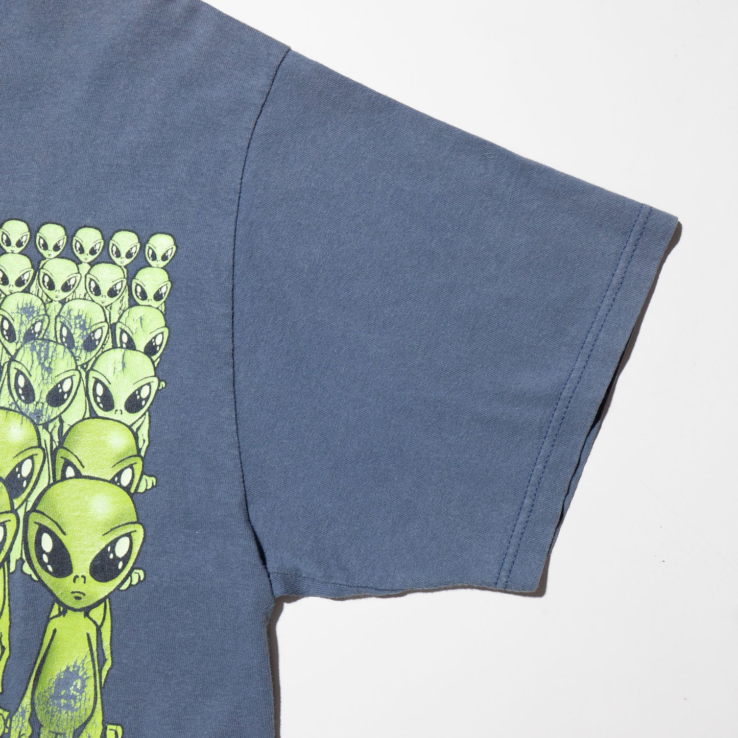 vintage 90's taz alien t-shirt
