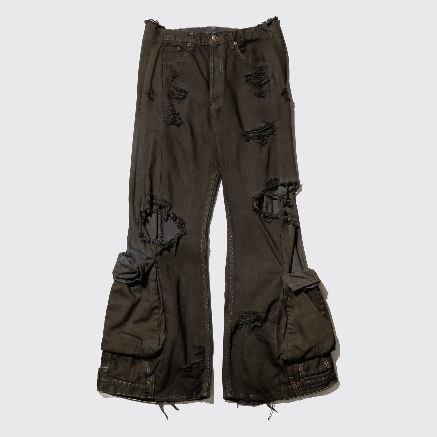 *one-off broken cargo upside down jeans: model-maddy finish