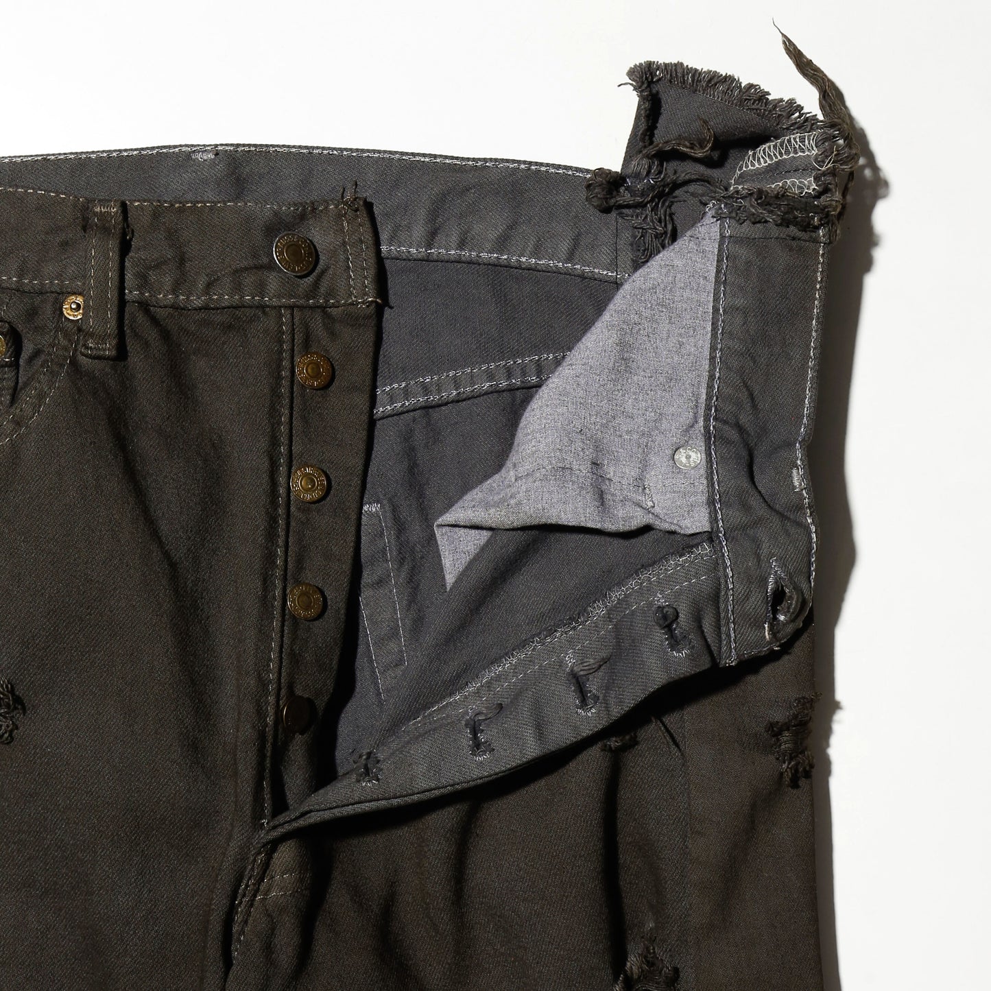 *one-off broken cargo upside down jeans: model-maddy finish