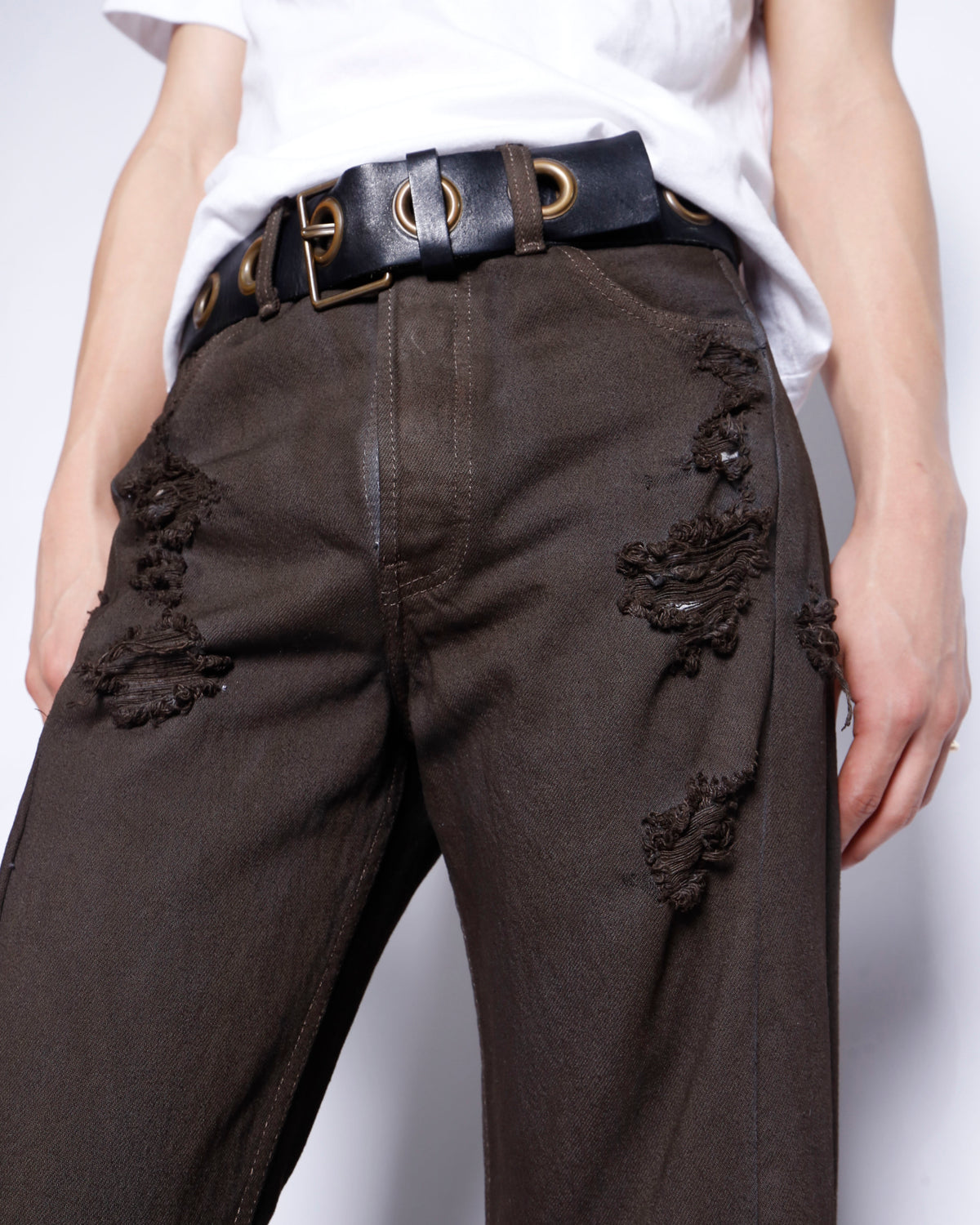 *one-off broken cargo upside down jeans: model-maddy finish
