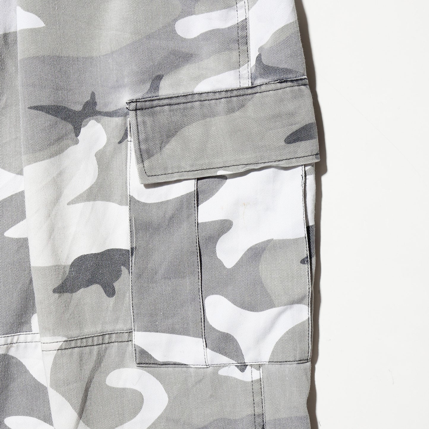 vintage city camo cargo shorts