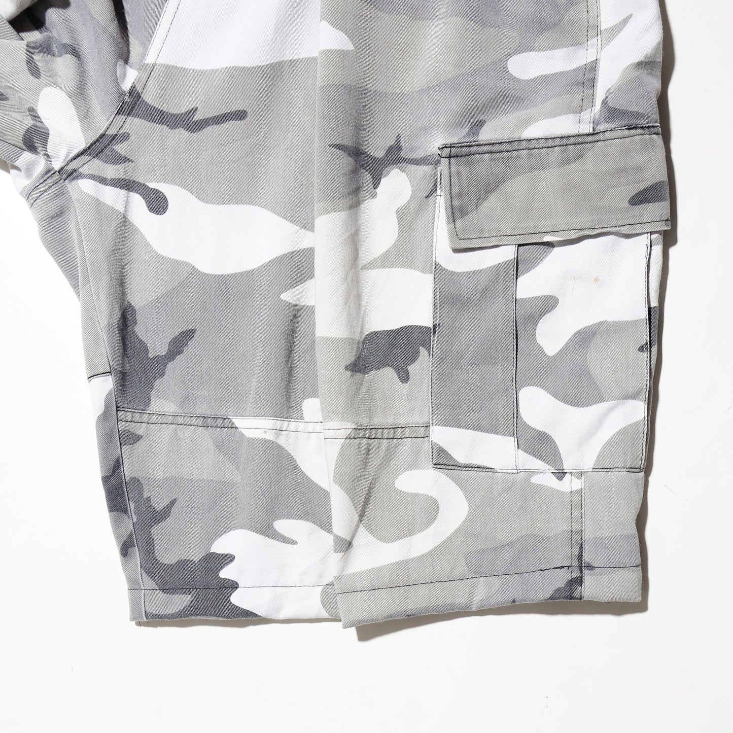vintage city camo cargo shorts