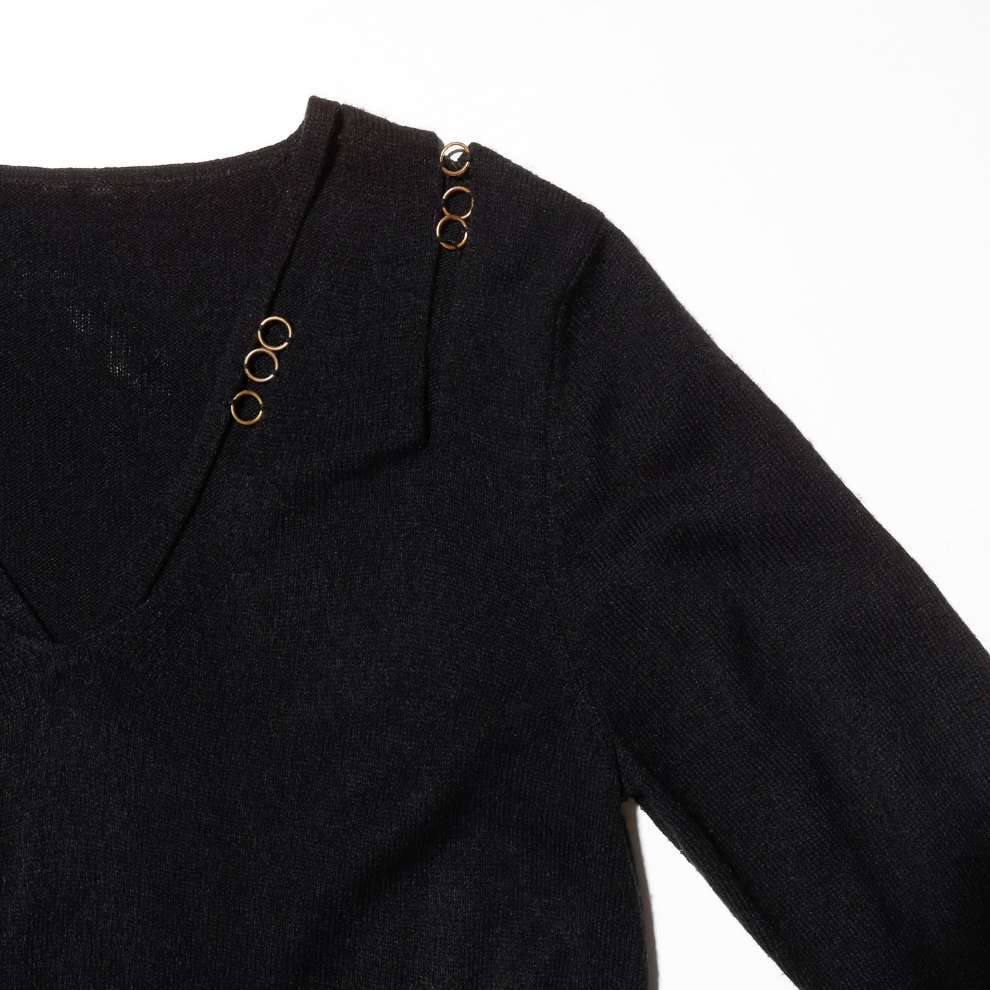 vintage feather cuffs ring decollete sweater