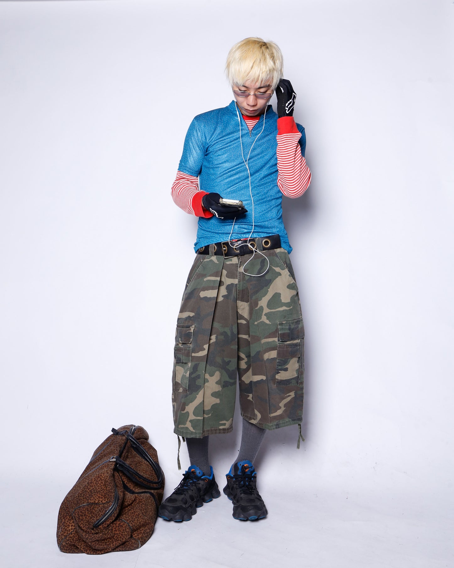 *one-off center tuck cargo wide shorts