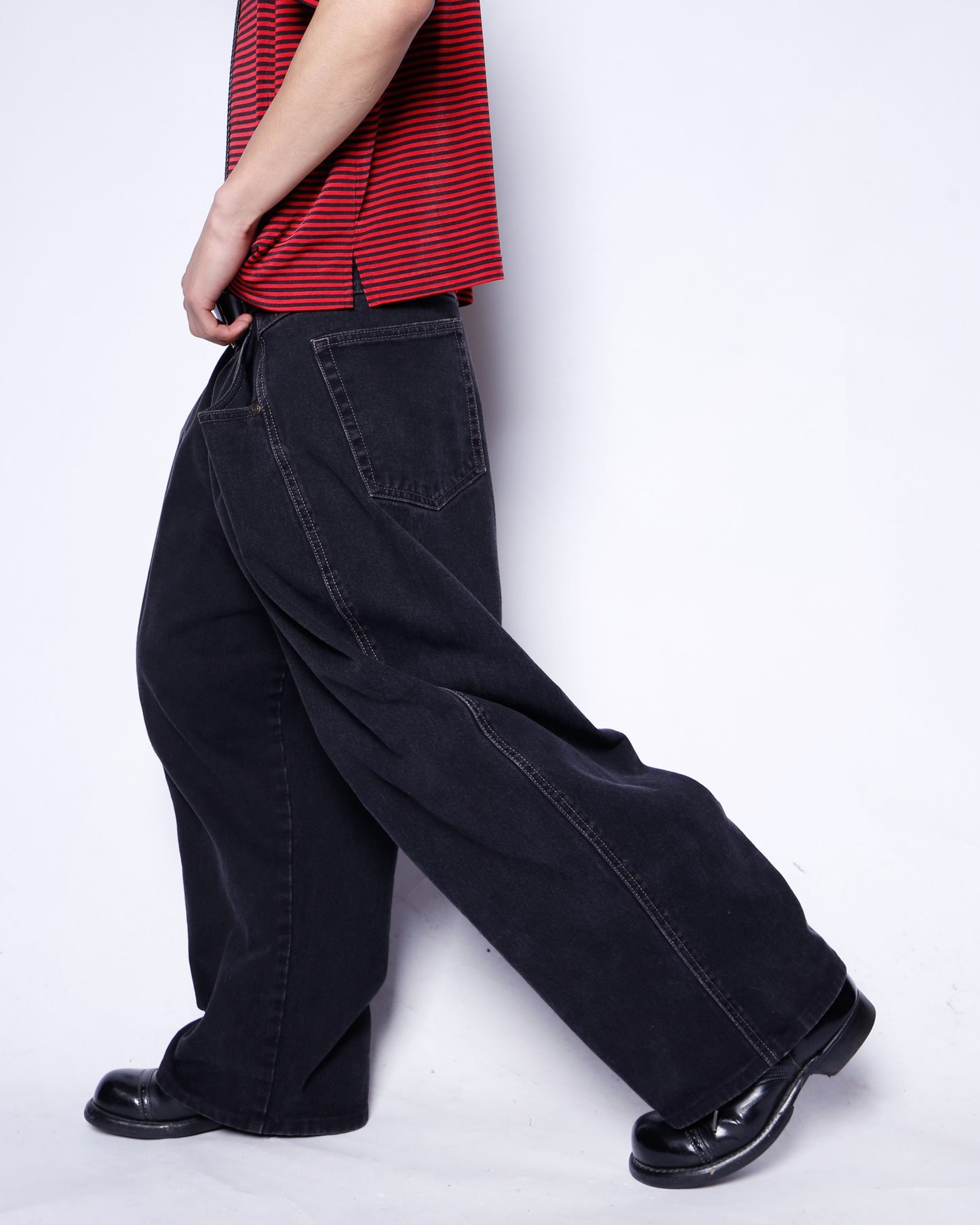 vintage tucked wide leg jeans