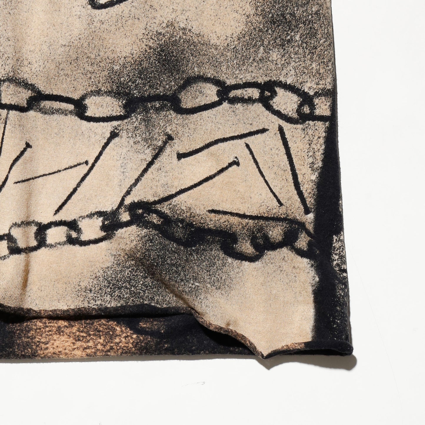 vintage dust spray chain t-shirt