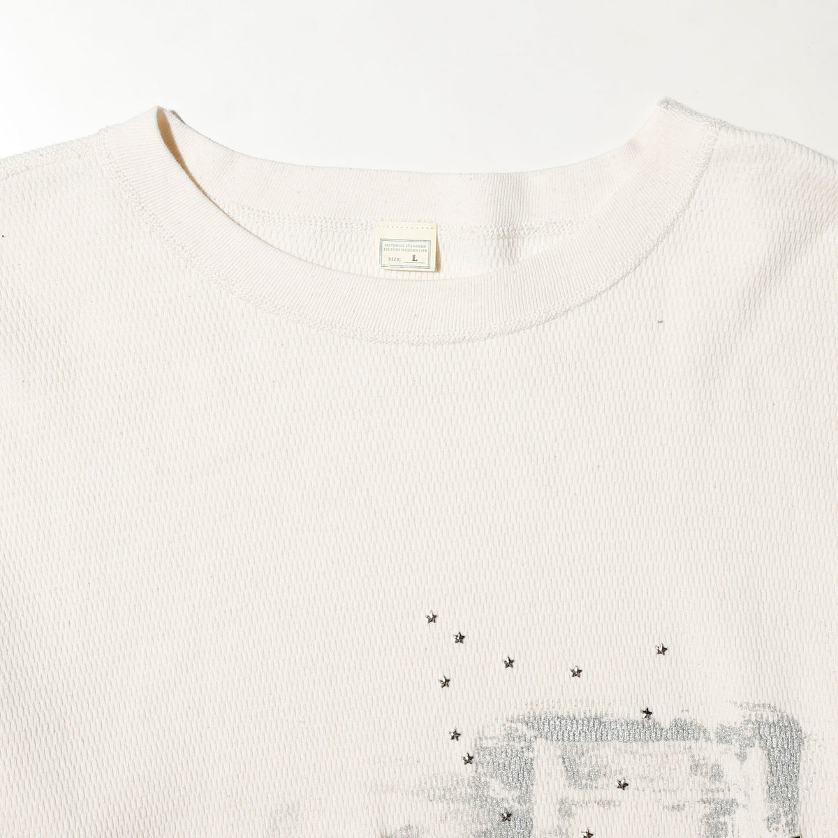 *one-off "the world is yours" hand screen l/s