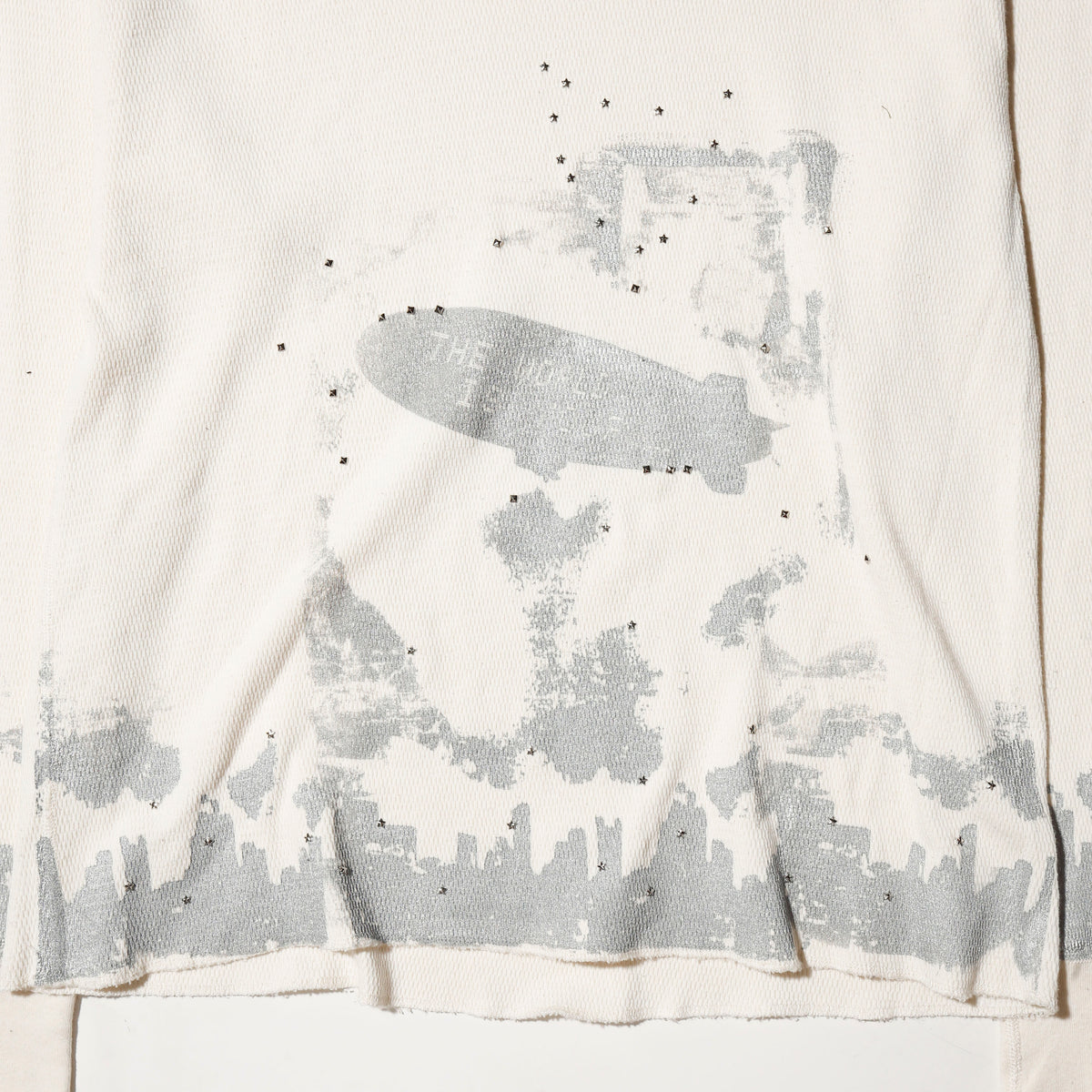 *one-off "the world is yours" hand screen l/s