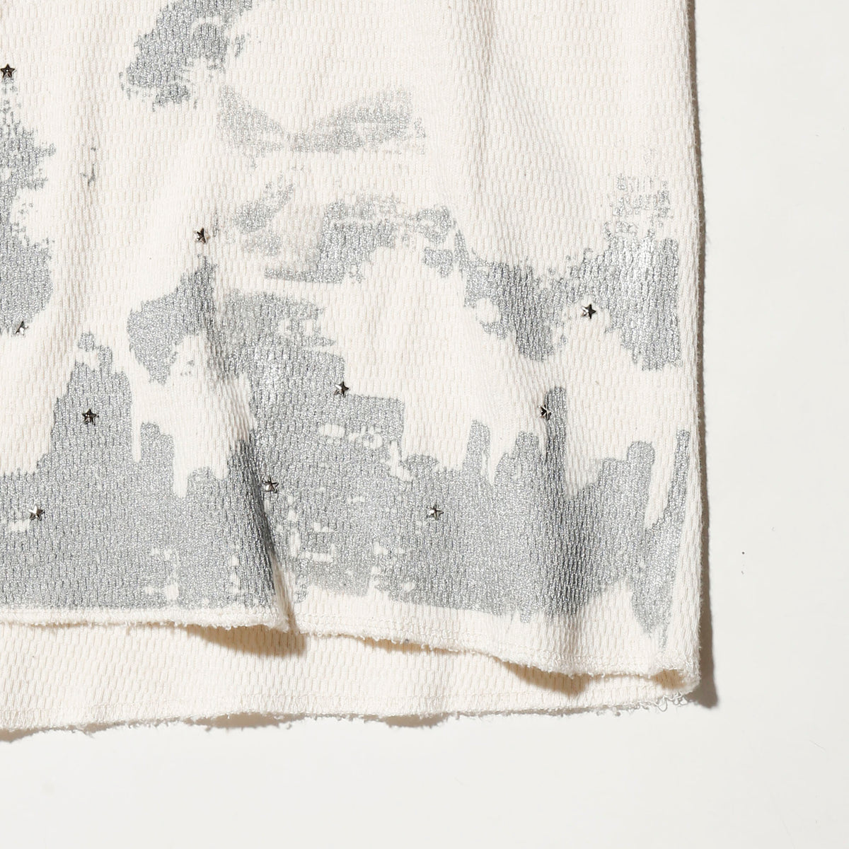 *one-off "the world is yours" hand screen l/s
