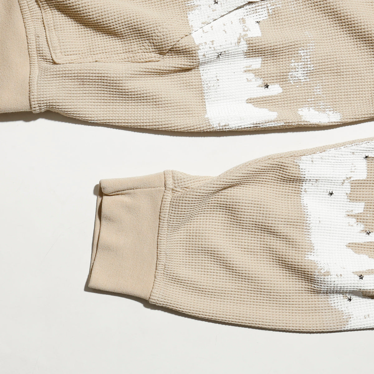 *one-off "the world is yours" hand screen hoodie
