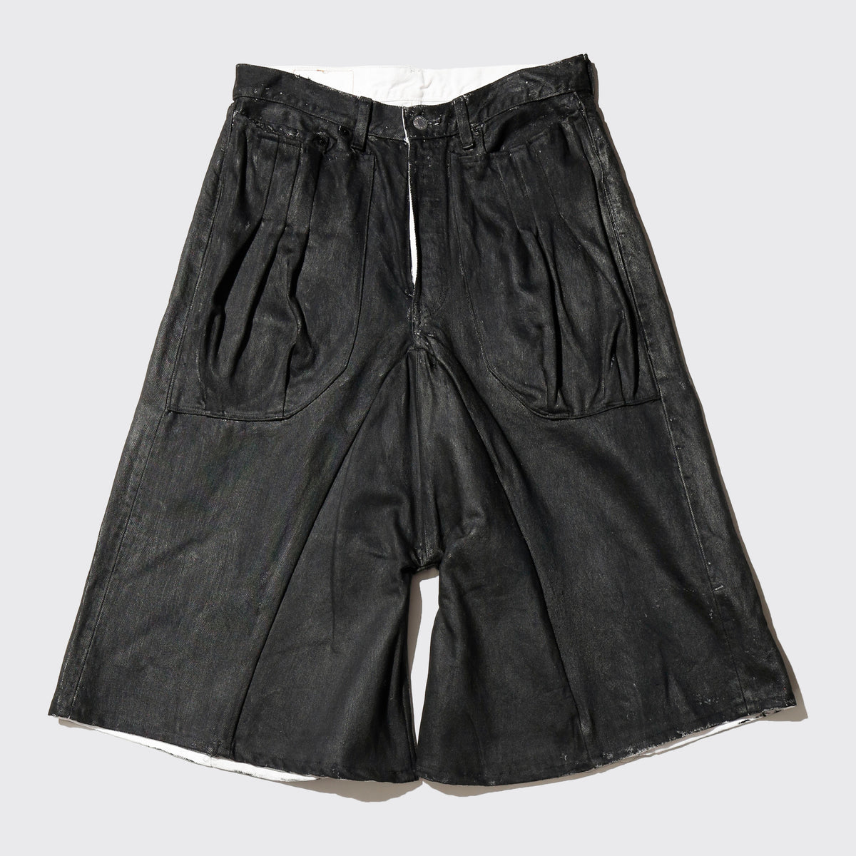 *one-off drop pocket bermuda shorts :model-coating black