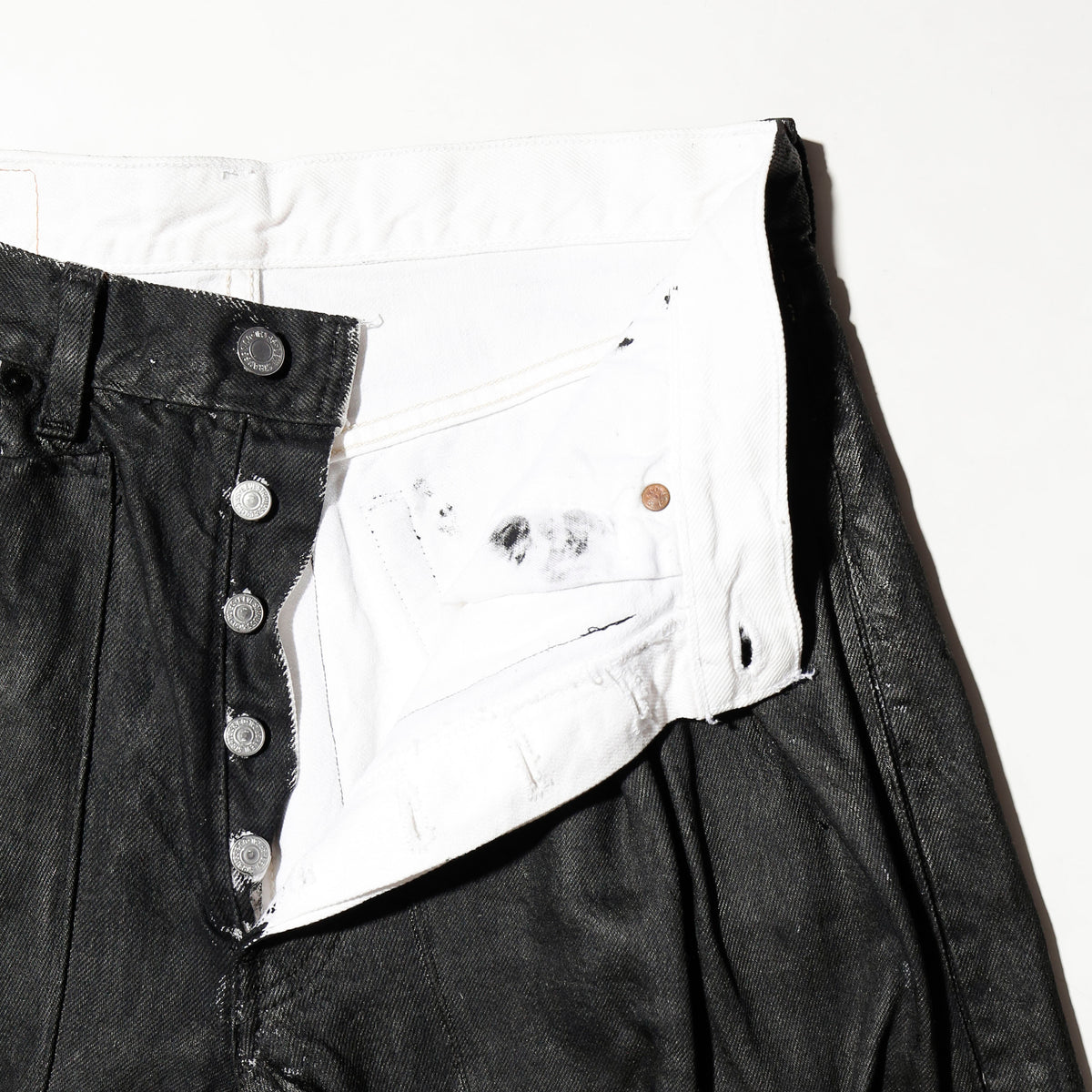 *one-off drop pocket bermuda shorts :model-coating black