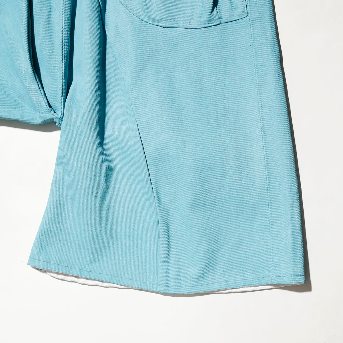 *one-off drop pocket bermuda shorts :model-coating tifany