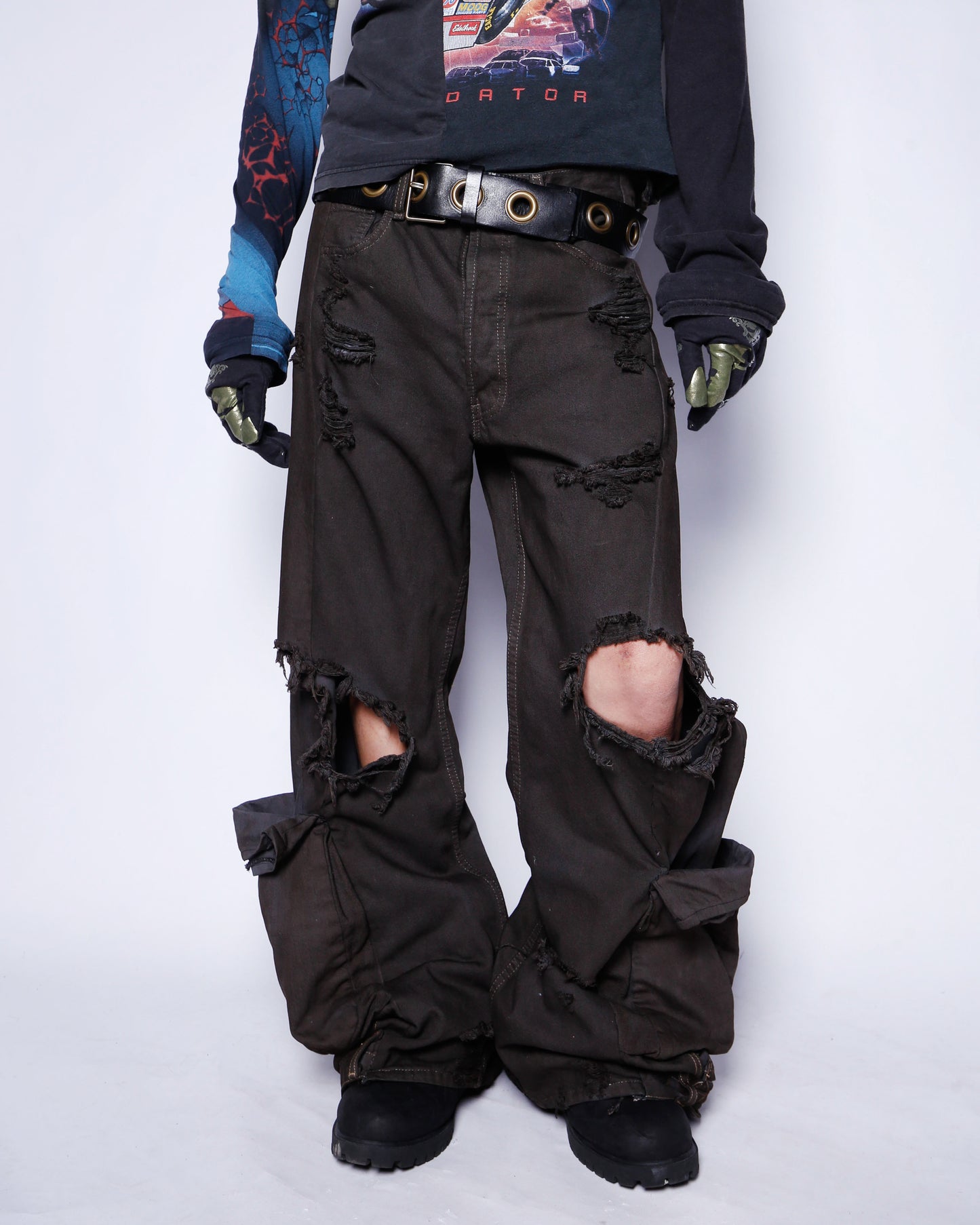 *one-off broken cargo upside down jeans: model-maddy finish