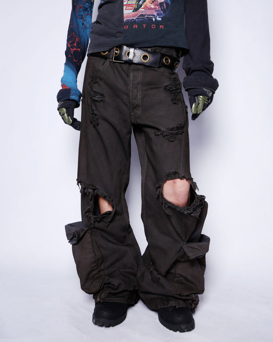 *one-off broken cargo upside down jeans: model-maddy finish