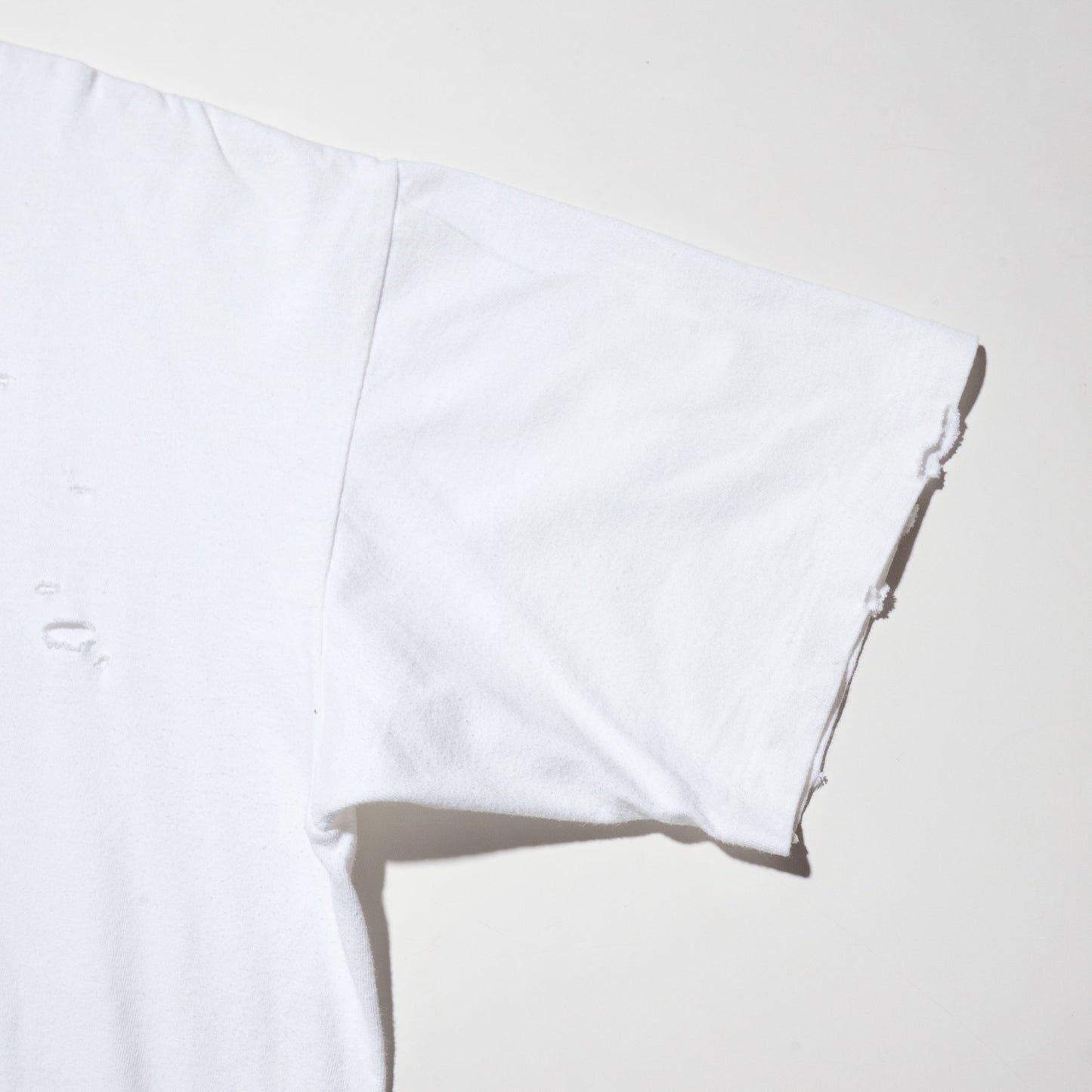 vintage 1995's The Moody Blues tour broken t-shirt