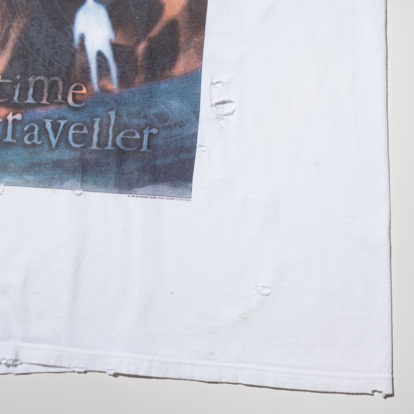 vintage 1995's The Moody Blues tour broken t-shirt