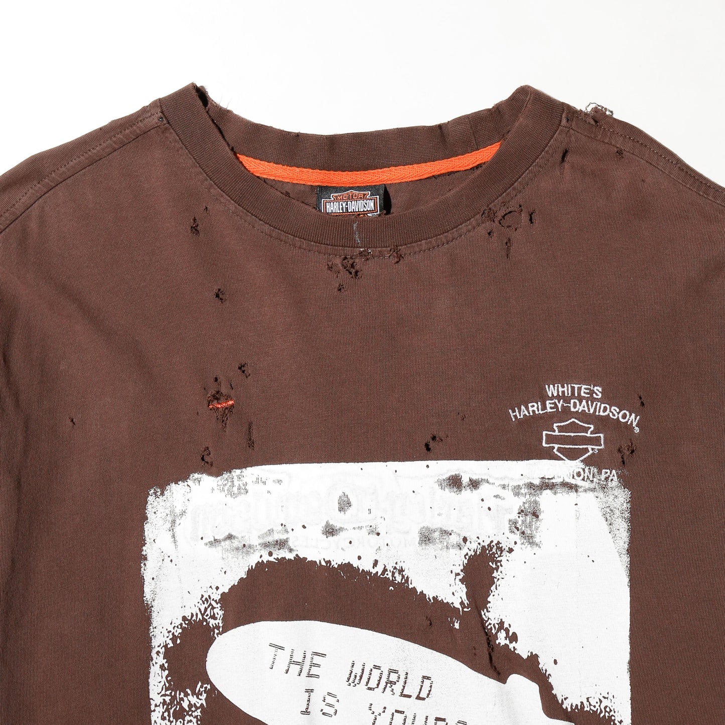 *one-off  "the world is yours" hand screen l/s