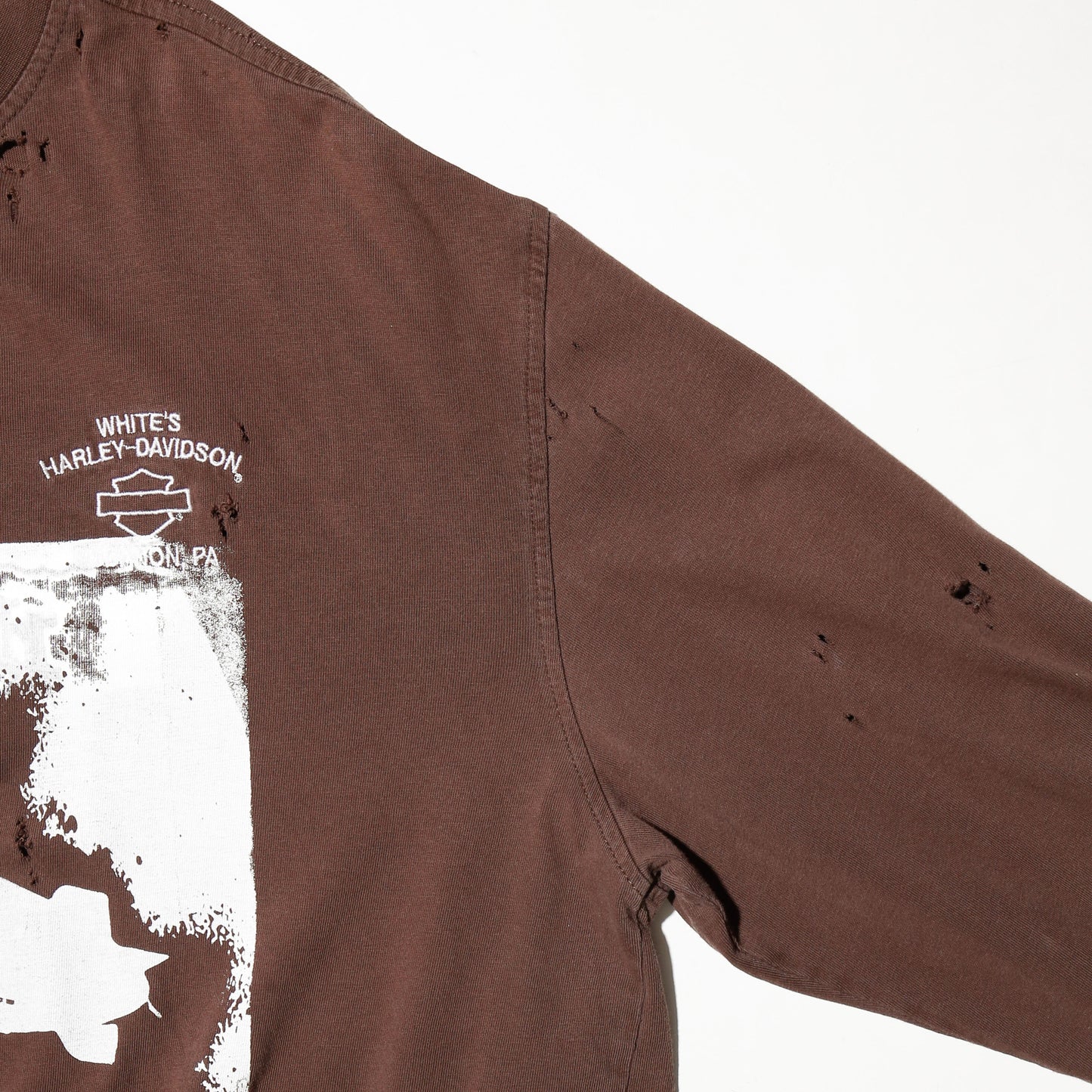 *one-off  "the world is yours" hand screen l/s