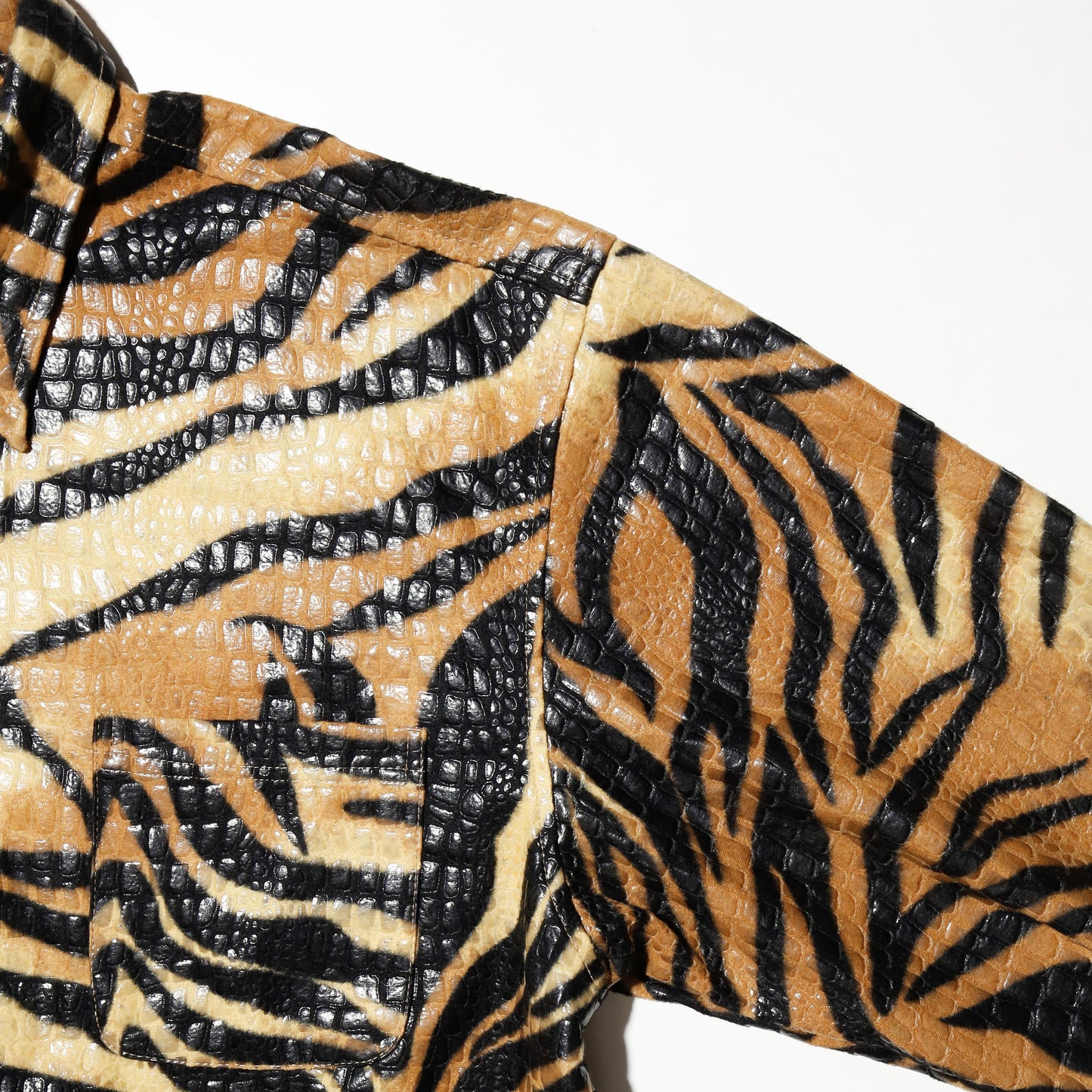 vintage enamel tiger shirt