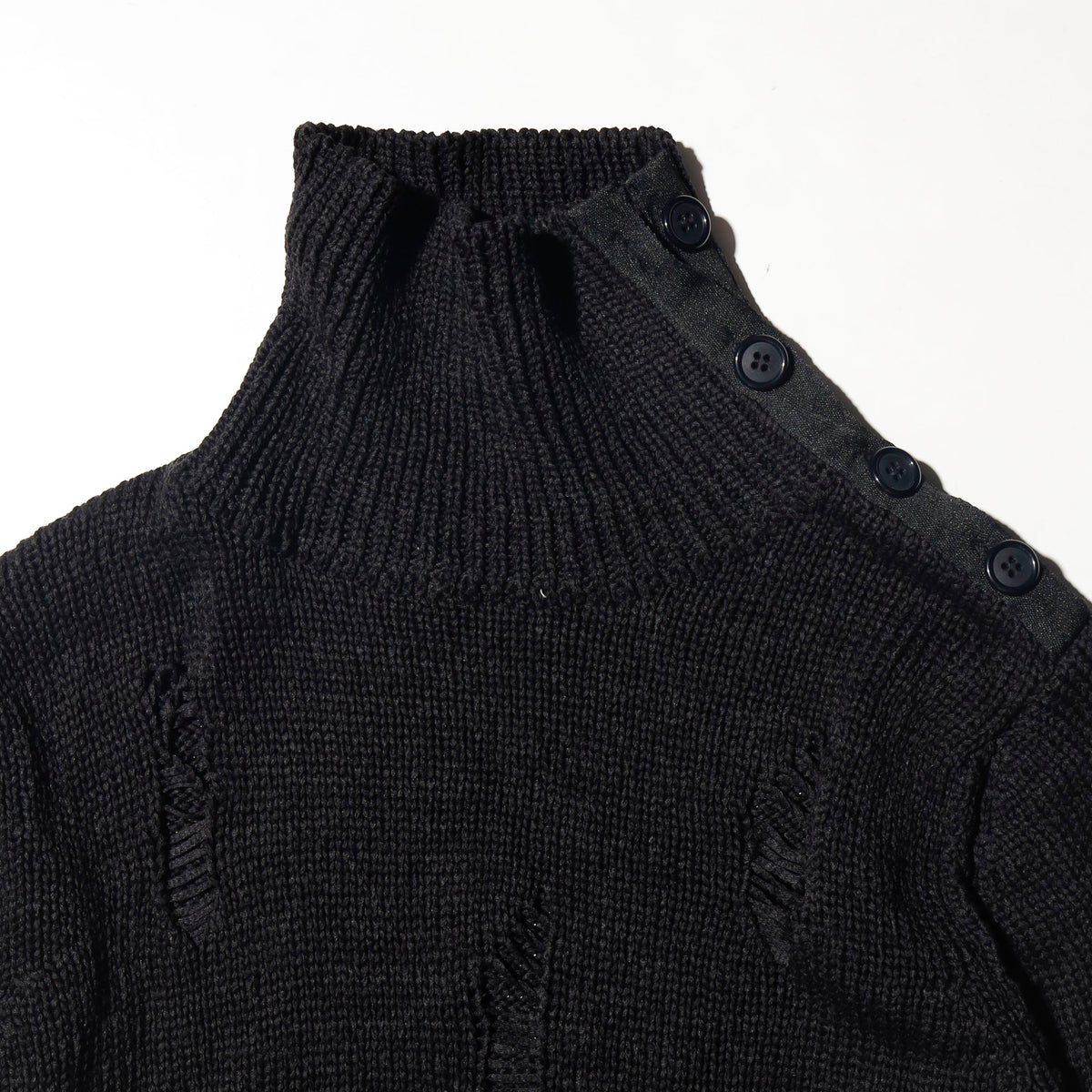 vintage slanting snap broken sweater