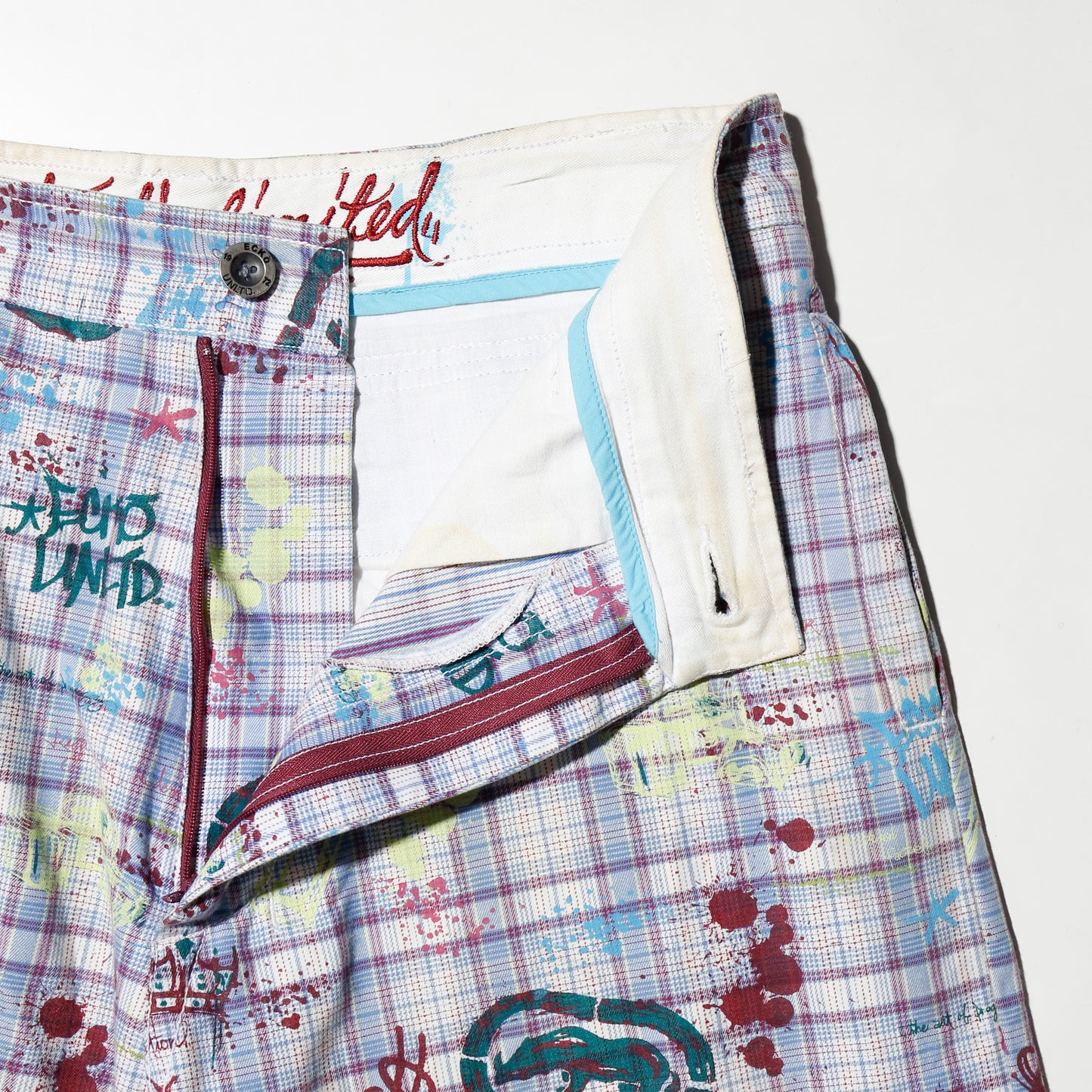 vintage Eckō unltd graffiti check shorts