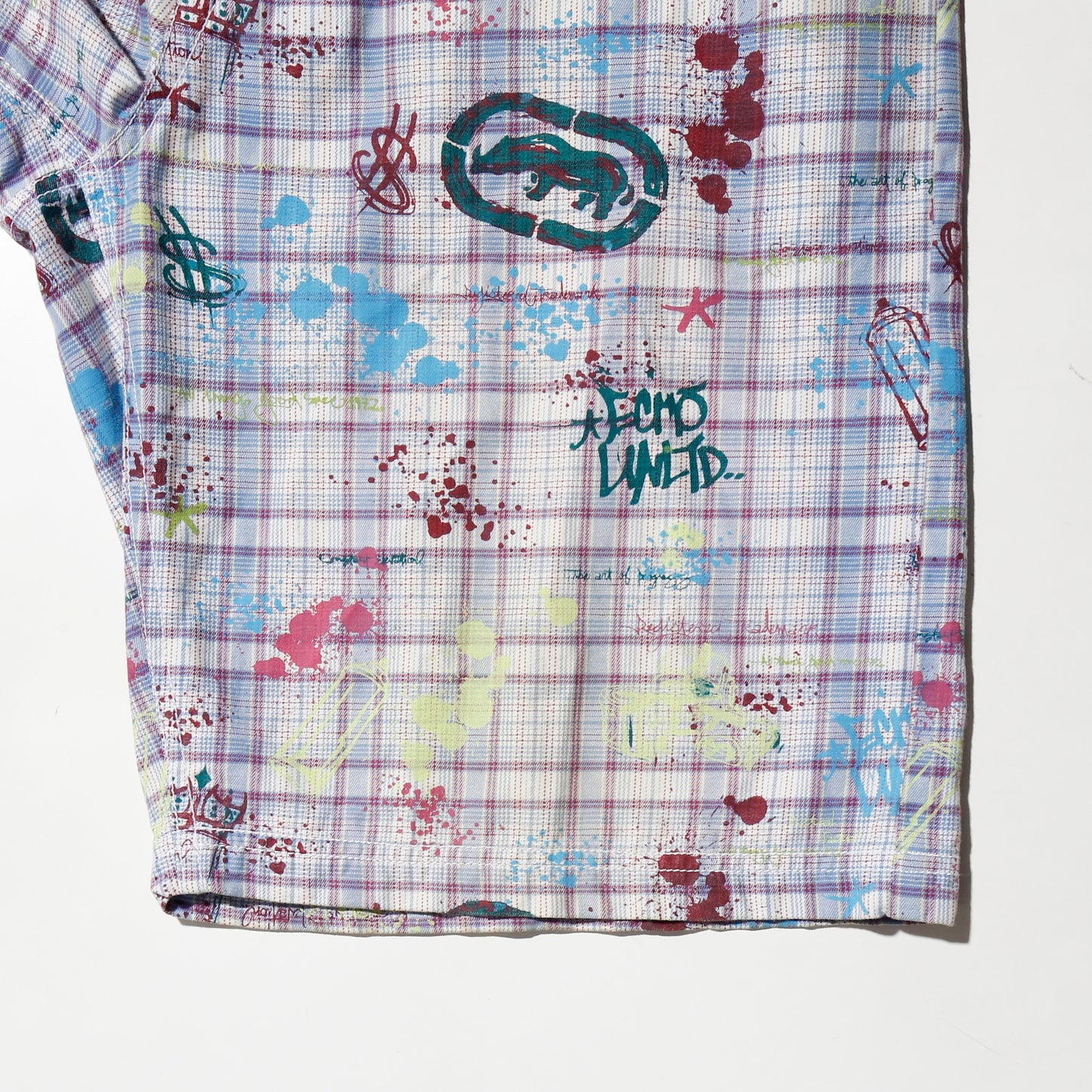 vintage Eckō unltd graffiti check shorts