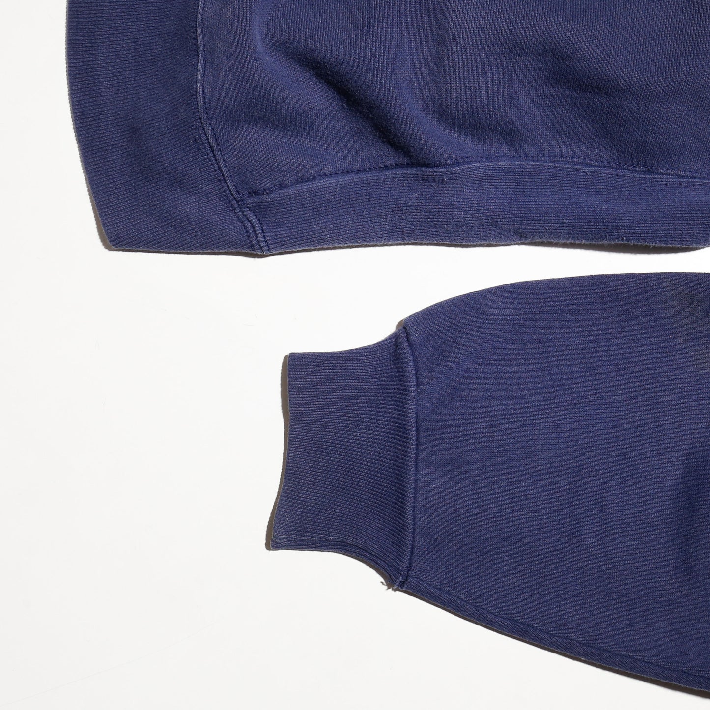 *one-off déformer emblem sweat