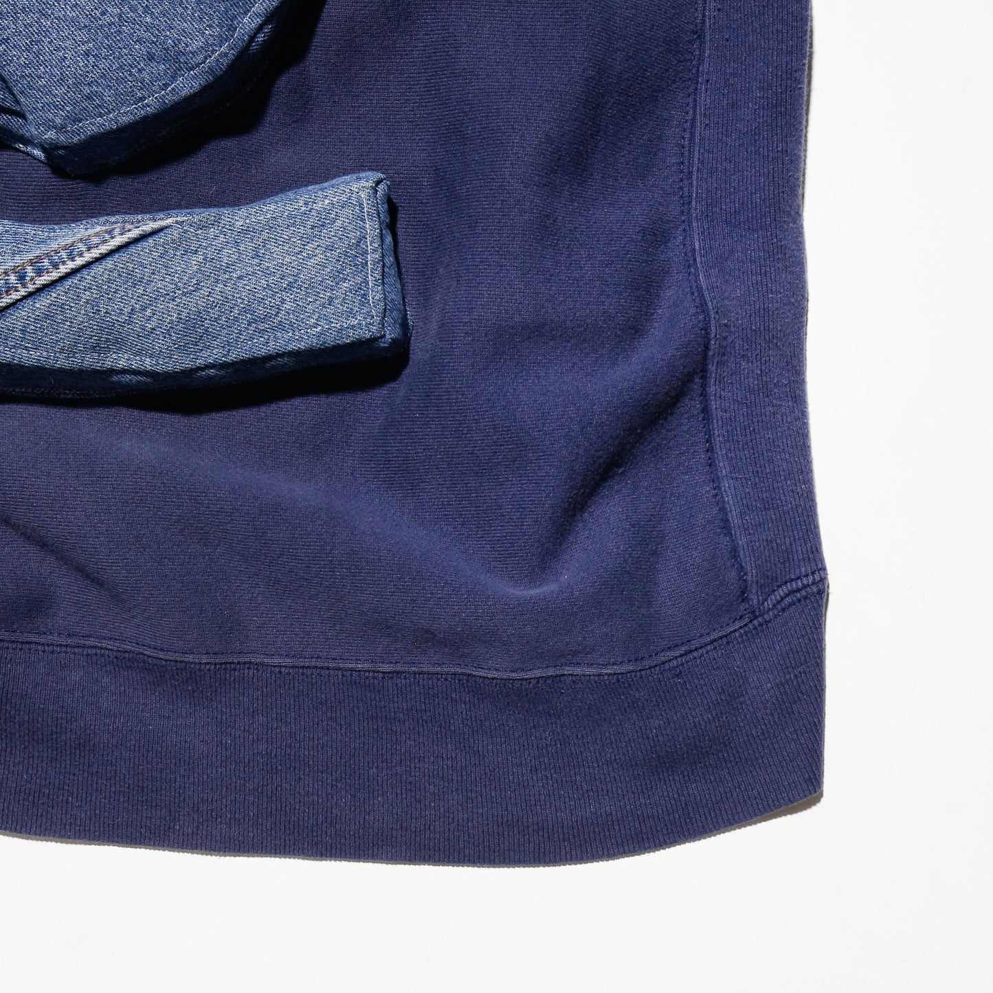 *one-off déformer emblem sweat