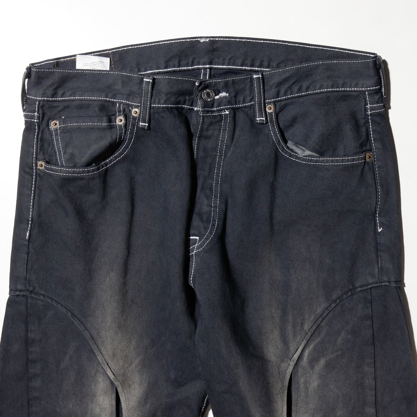 *one-off genom jeans: model-fade finish