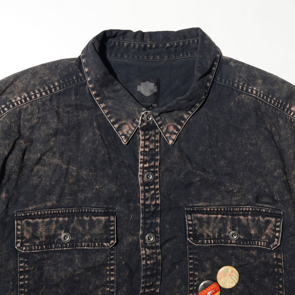 vintage 00's harley-davidson distressed shirt , with copper badge