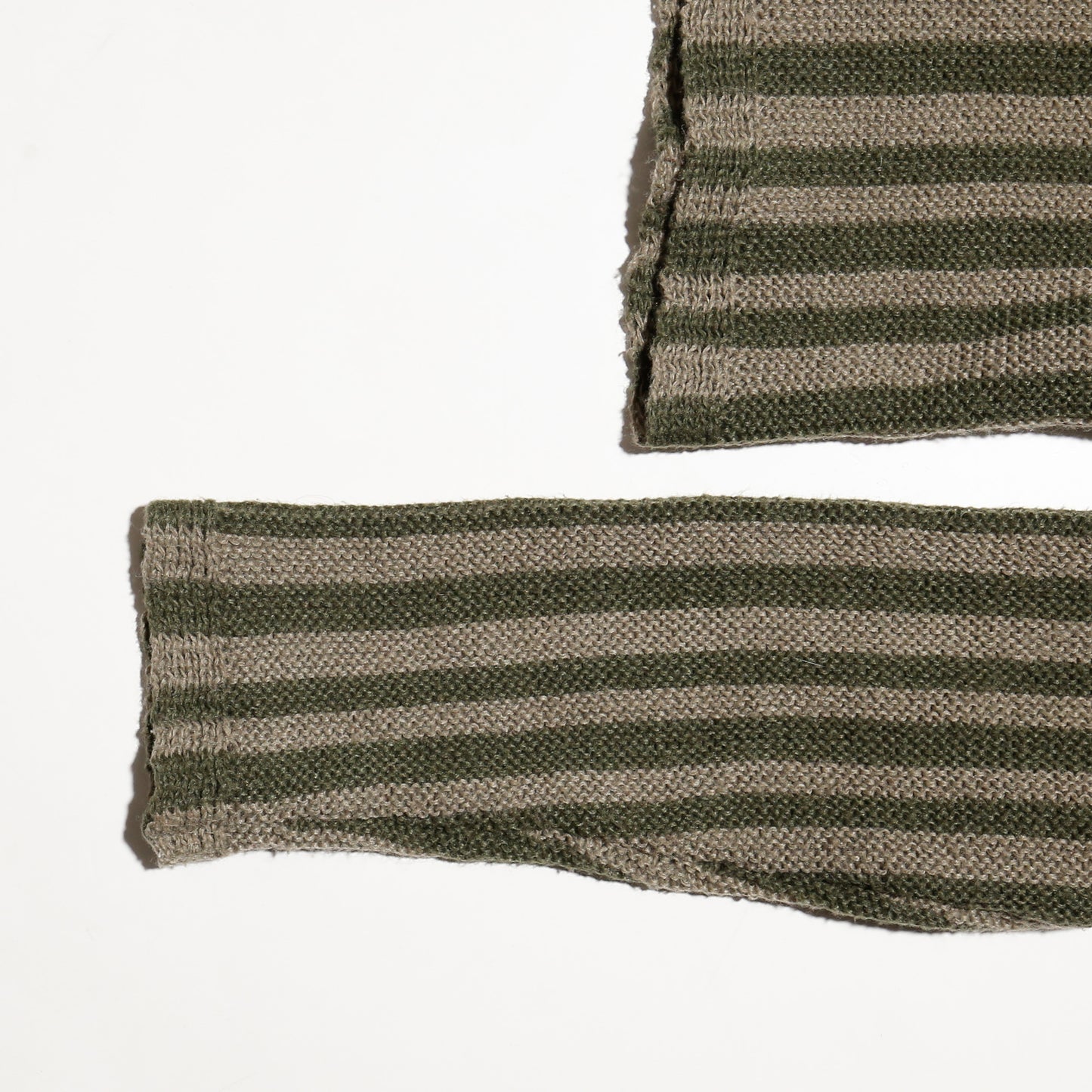 vintage cropped border knit hoodie