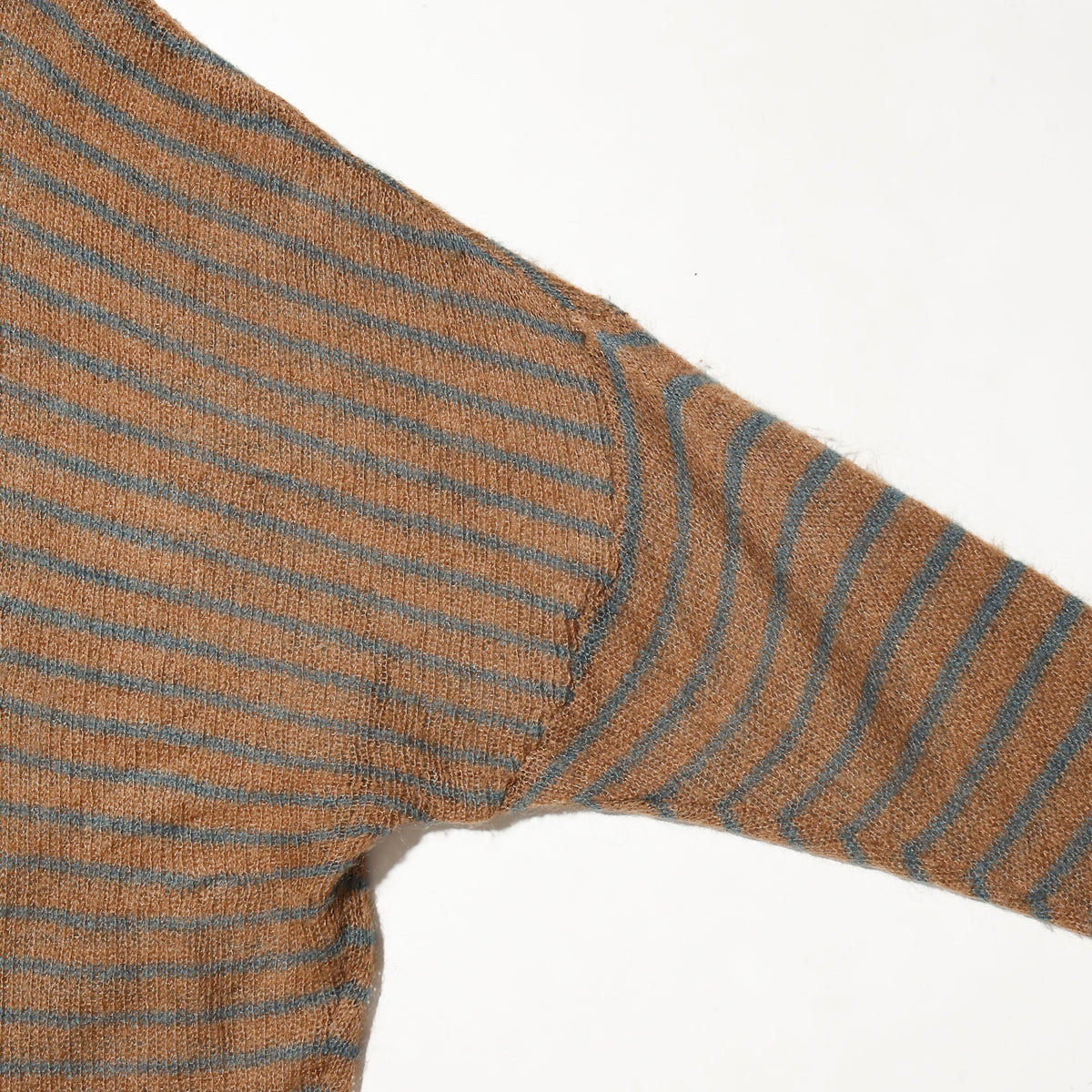 vintage low gauge border wide sweater