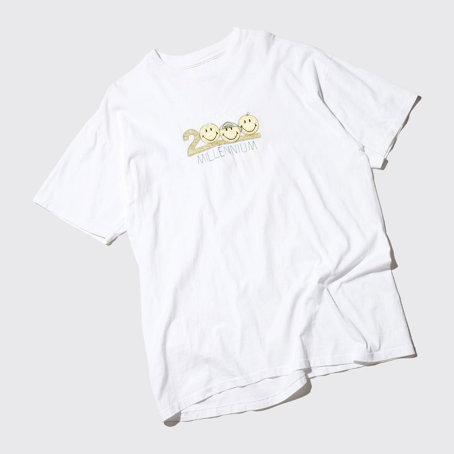 vintage 90's "2000 millennium" smiley t-shirt