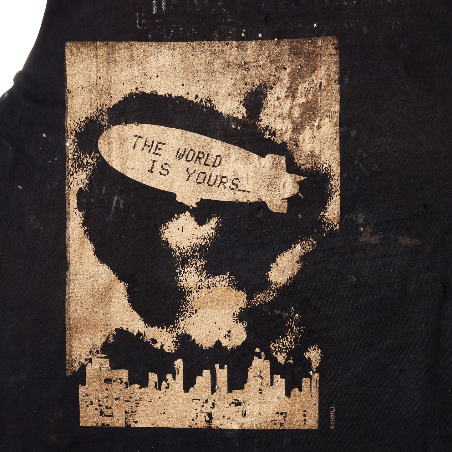 *one-off "the world is yours" broken hand screen n/s t-shirt