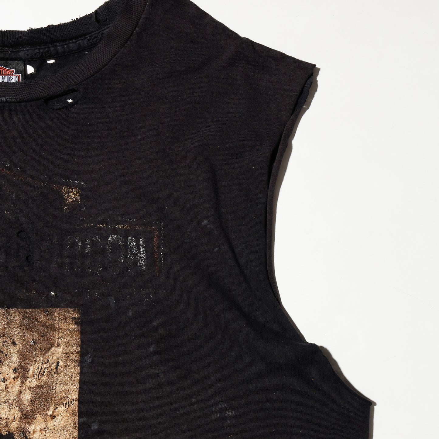 *one-off "the world is yours" broken hand screen n/s t-shirt