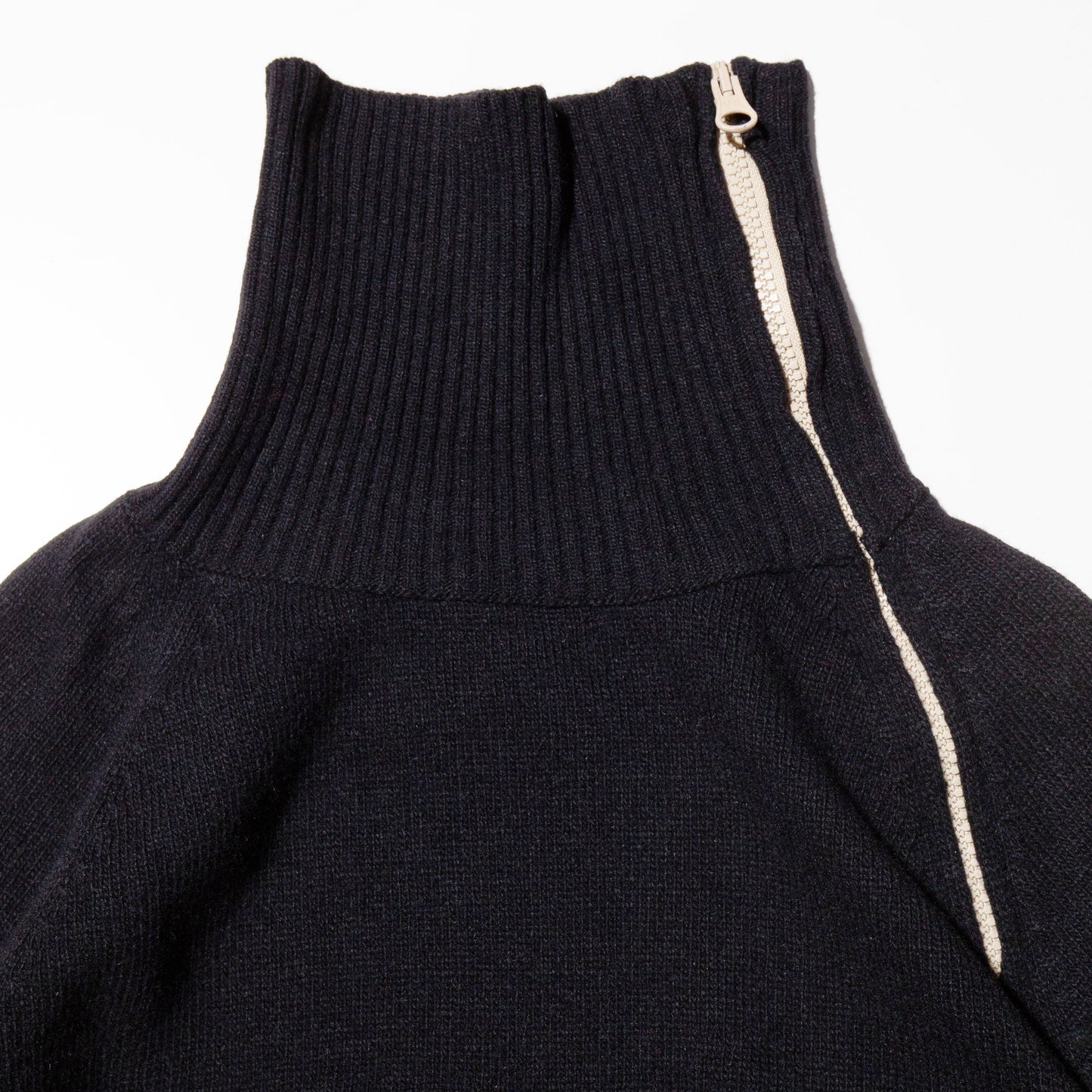 vintage slanting zip line sweater