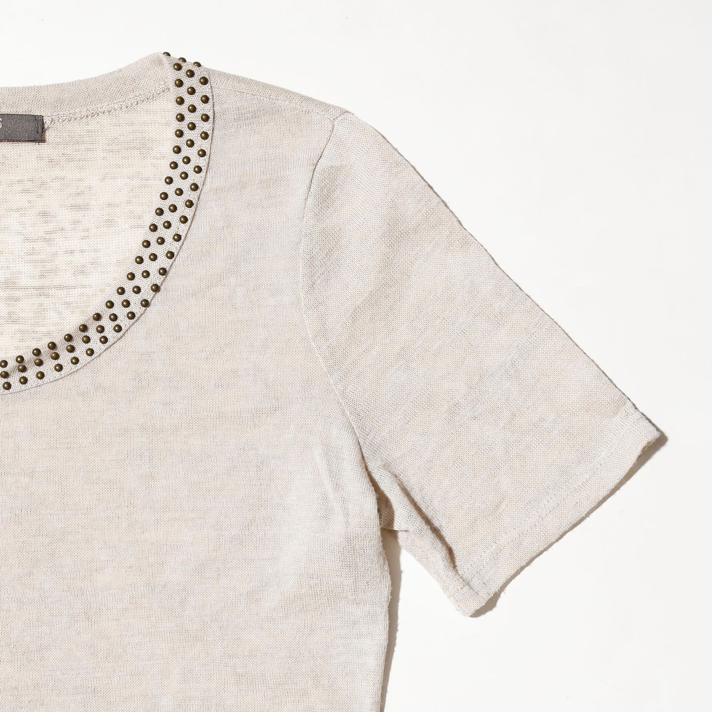 vintage studs neck cut sew