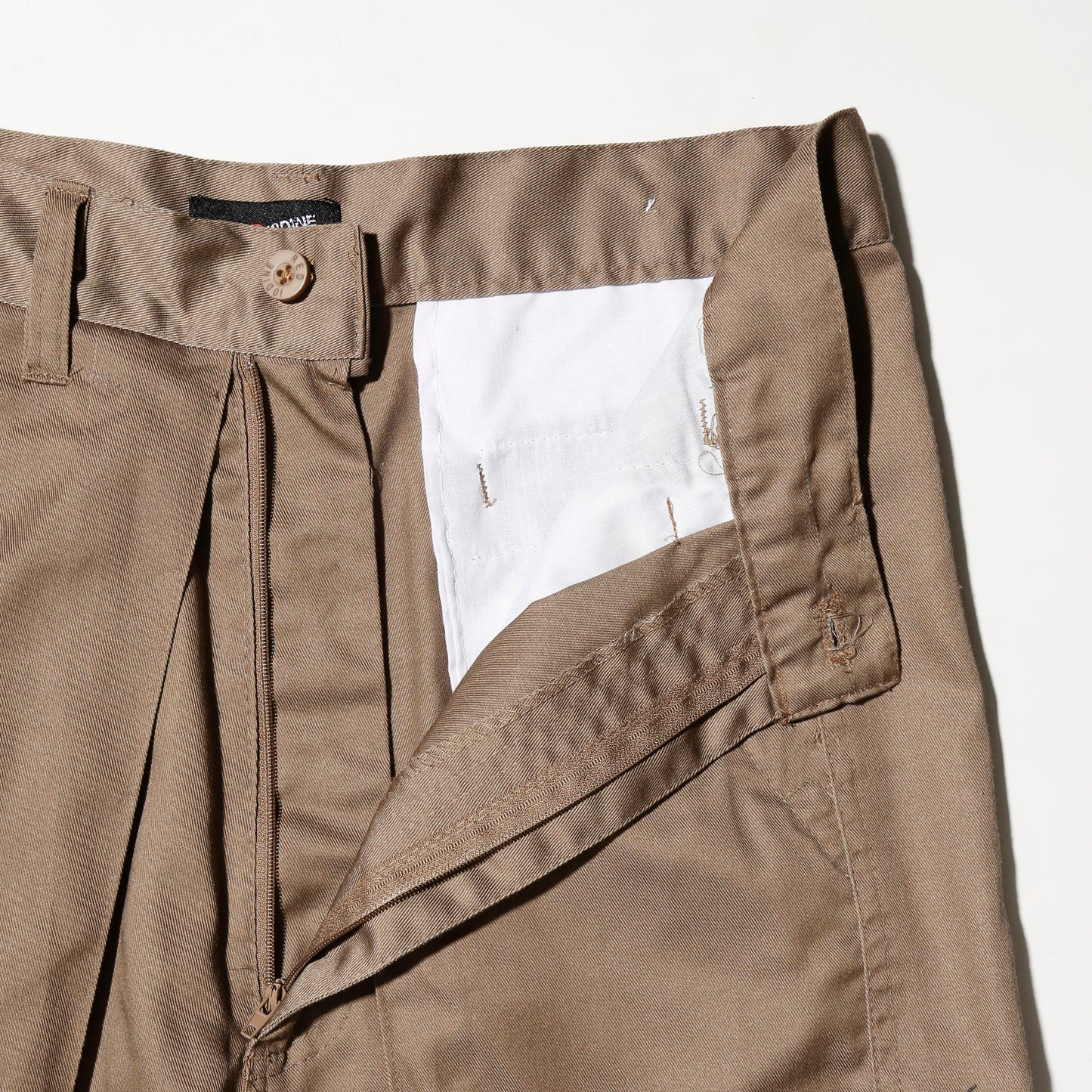 vintage center tuck bermuda cargo shorts *resized