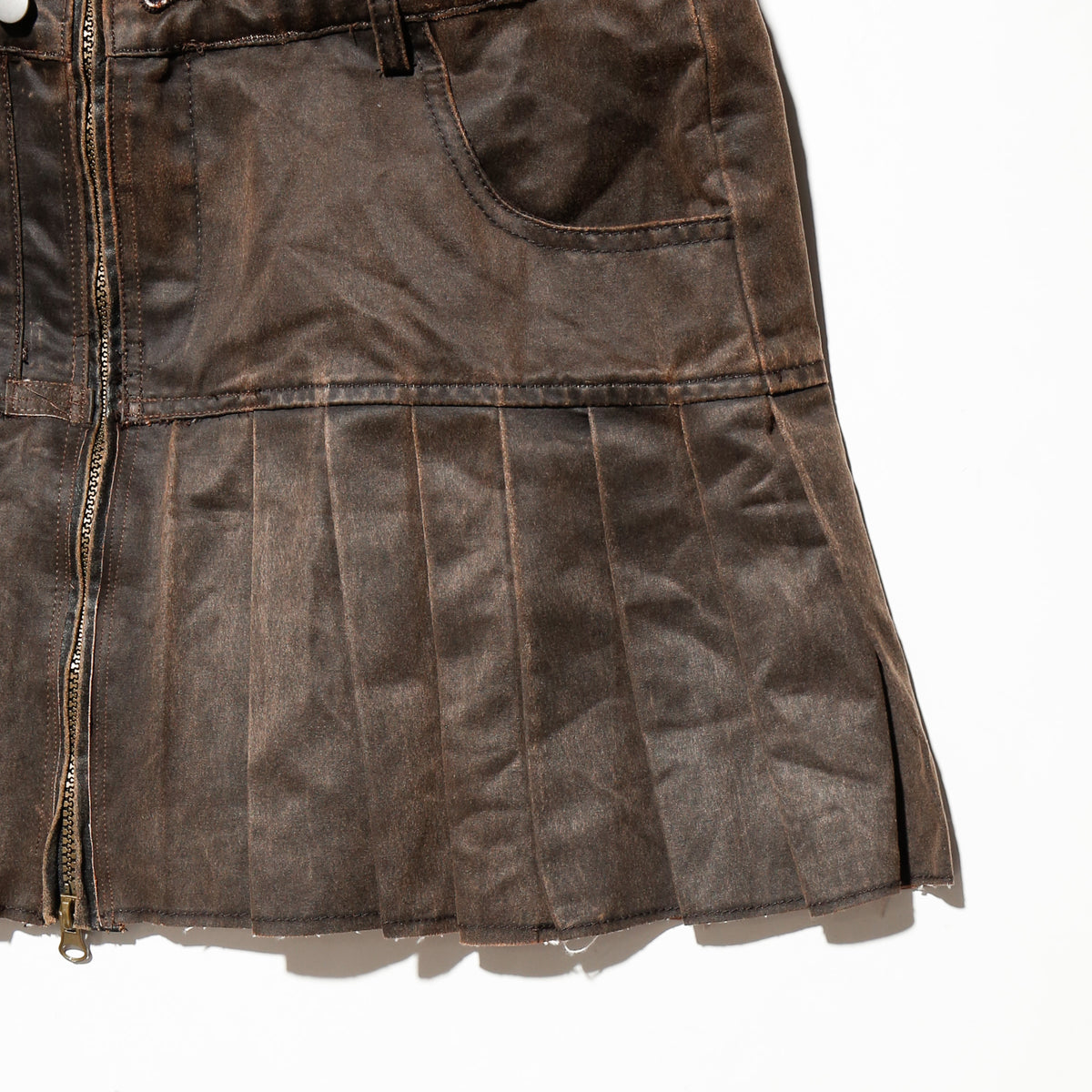 *one-off hybrid pleats dust jacket